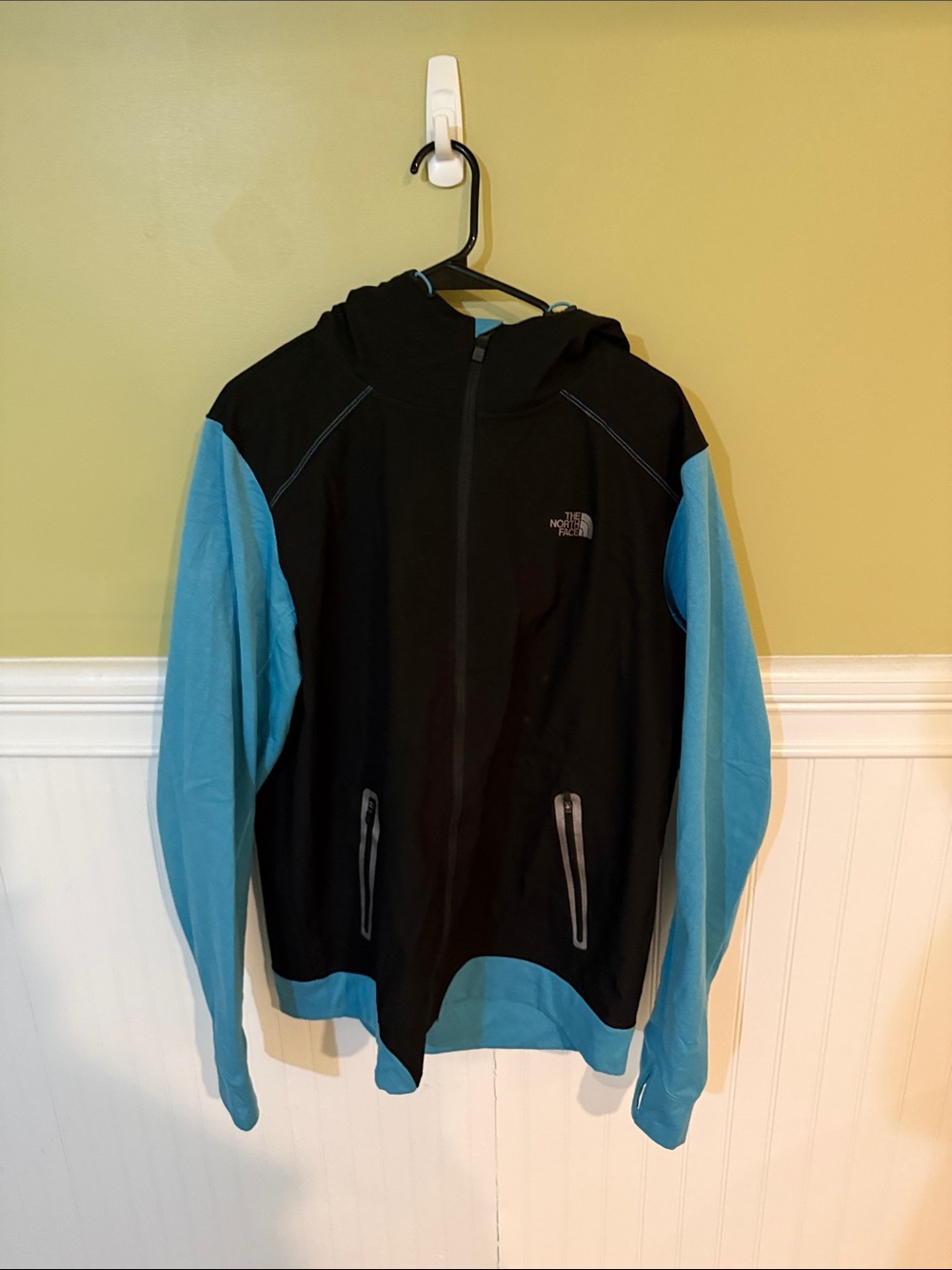 The North Face Men's Size L Black & Blue Hooded Softshell Jacket